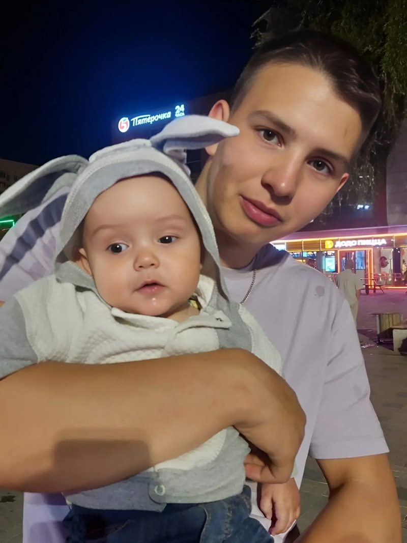 Михаил с маленьким сыном